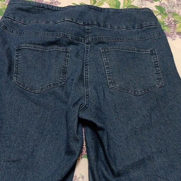 Ruby Rd. Denim Capris - Picture 2 of 5